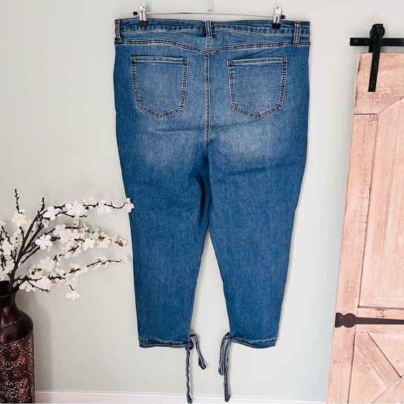 Fashion to Figure High Rise Skinny Jeans With Ankle Ties Size 22 - Picture 3 of 4